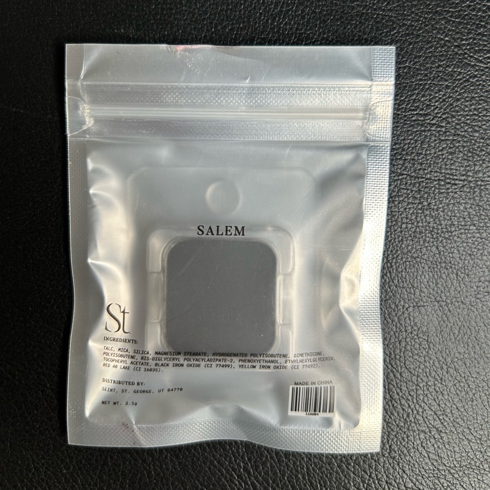 SEINT Salem Black eyeshadow